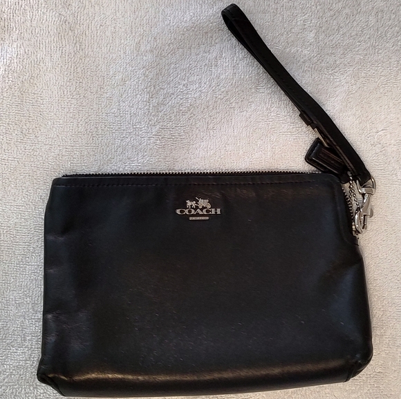 Coach wristlet - Picture 2 of 9